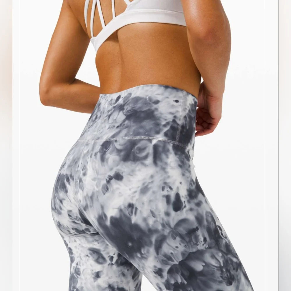Lululemon Wunder Under High-Rise Tight 25" Luxtreme Size 2 Gray/White Tie Dye - Picture 3 of 9